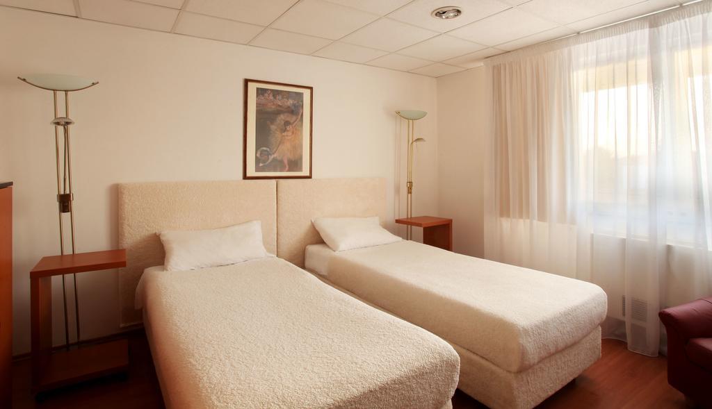Sos Motel Hatvan Værelse billede